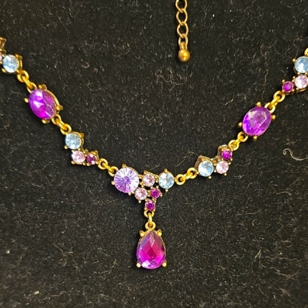 Elegant Purple and Gold Necklace - Picture 3 of 6